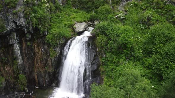 Panoramic Landscape Video of a Large Beautiful Waterfall