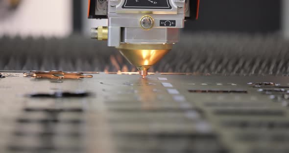 CNC Laser Cutting of Metal, Modern Industrial Technology alt