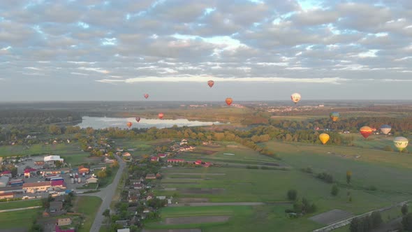 Lake Flying Balloons alt
