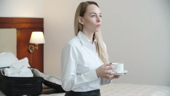 Young Woman on Business Trip alt