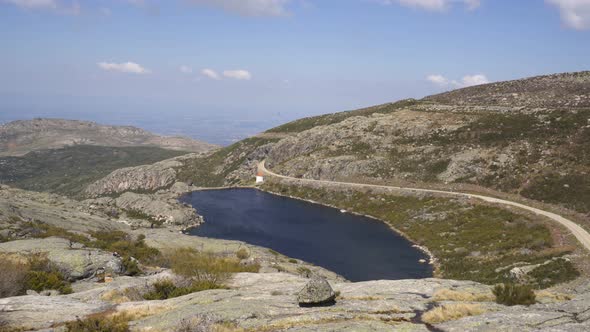 Lagoa Covao do Curral in Serra da Estrela, Portugal alt