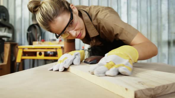 Carpenter at work in the studio alt