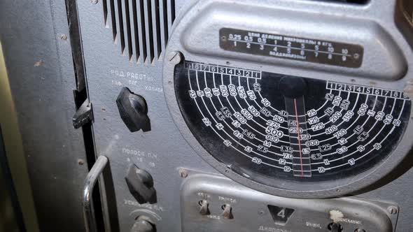 Tuning Iron Antique Receiver with Retro Dial Frequency Scale Big Wartime Radio alt