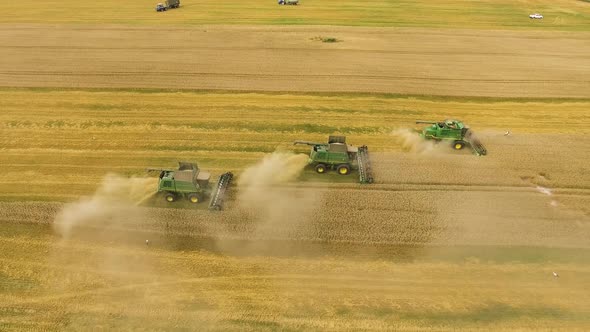 Harvester Harvest Ripe Wheat