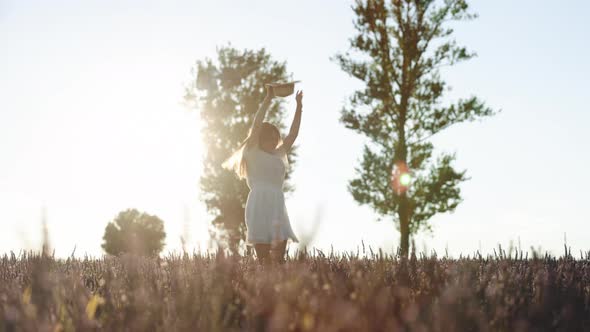 Free Girl Fun Across the Lavender Field in the Park alt