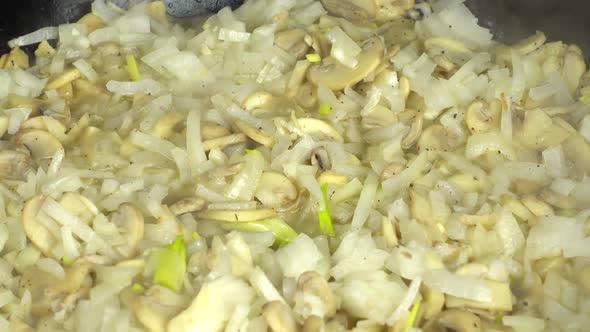 Preparation of Champignons Mushrooms 7 alt