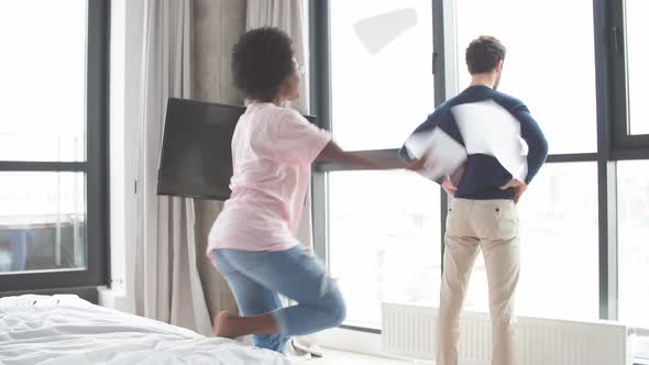 African Woman Calculates Domestic Budget, Blaming Husband in Waste of Money alt