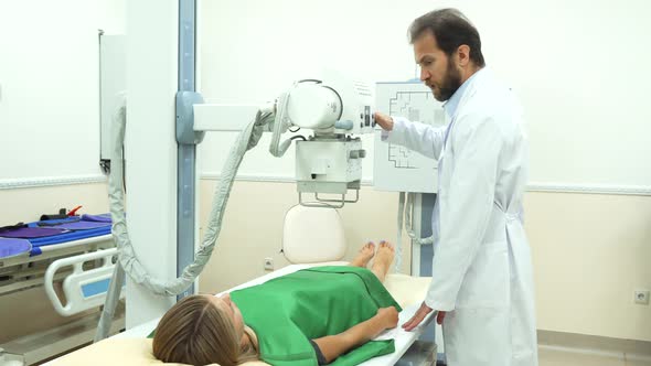 The Doctor Is Examining His Patient alt