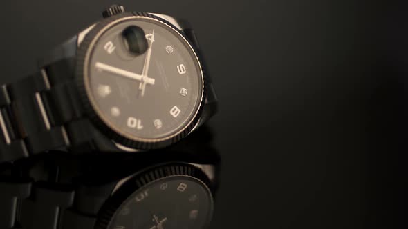 Luxory Watch with Diamonds alt