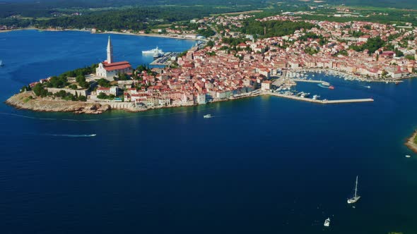 Croatian Town Rovinj on Istria Peninsula Near Adriatic Sea alt