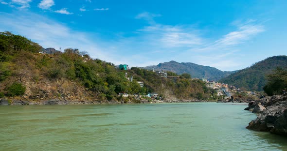 Time lapse at Rishikesh, holy town and travel destination in India alt