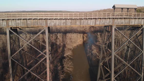 Slowly descending to fly under High Bridge Trail, a reconstructed Civil War railroad bridge in Virgi alt