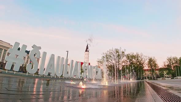 Slow Motion Fountain In Sun City Siauliai alt