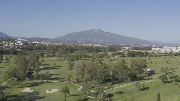 Salida  en campo de golf / Marbella / 4K / La Concha
