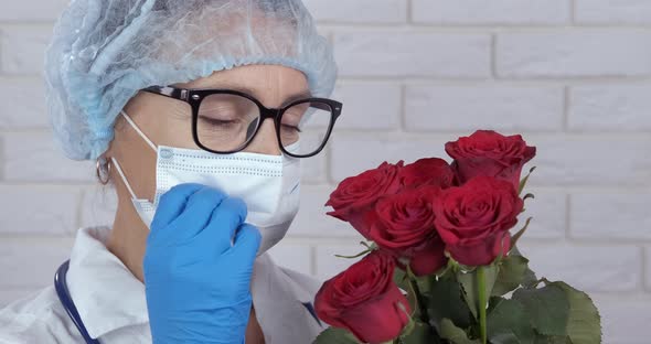 Roses in Quarantine Time alt