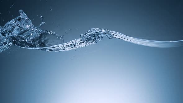 Water surface wave and glass falling, Slow Motion alt