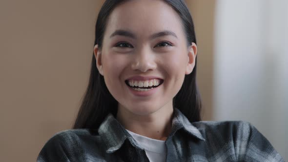 Close Up Asian Woman Say Wow Surprised Female Face Wonder Amaze Happy Winning Expression Amazed alt