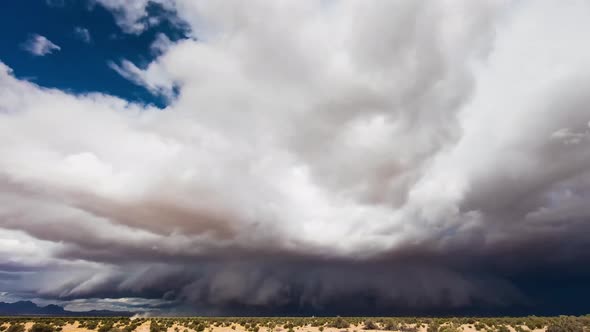 A Large Supercell Thunderstorm alt