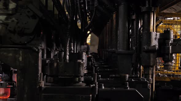 The process of making glass bottles glassworks alt