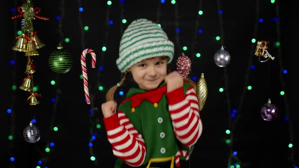 Teen Kid Girl in Christmas Elf Santa Claus Helper Costume alt