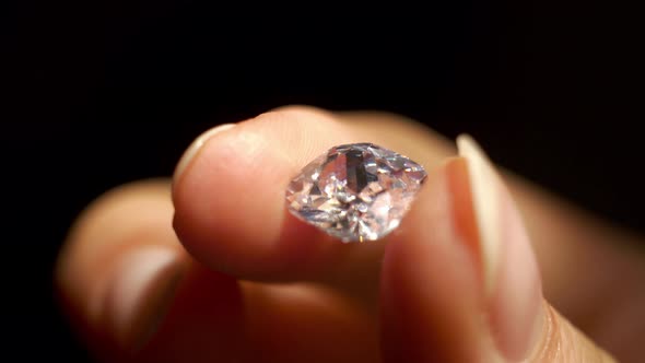 Rotation of Diamond in Hands