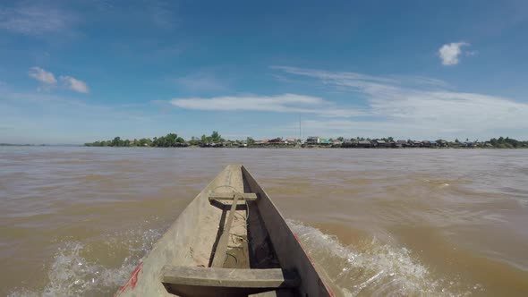 Boat ride on the Mekong River in the 4,000 islands near Don Det in Laos alt