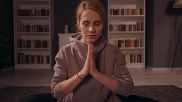 Blonde Meditate at Home alt