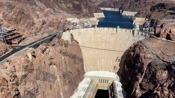 The Hoover Dam on the border of Nevada and Arizona. alt