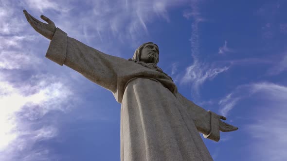 Christ the King Statue in Lisbon, Portugal alt