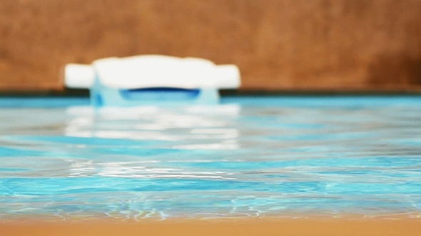 Private Swimming Pool alt