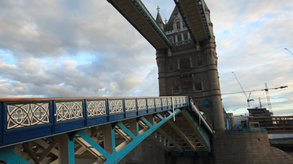 London Bridge Opening And Closing