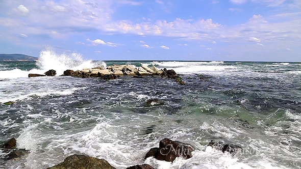 Waves on  the Rocky Beach alt