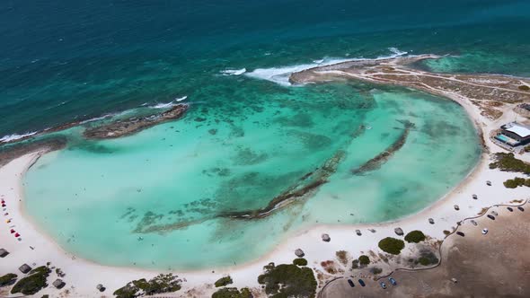Amazing Baby Beach and Coast on Aruba Caribbean White Beach with Blue Ocean Tropical Beach alt