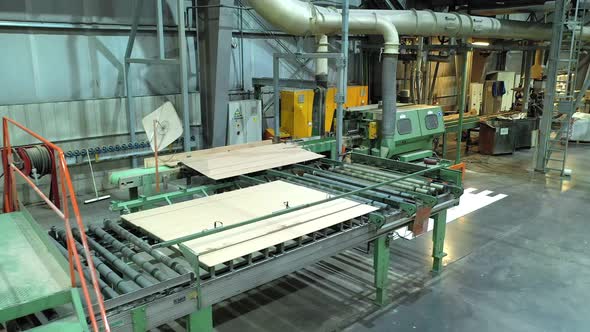 Manufacture Af Laminate Flooring at a Woodworking Plant
