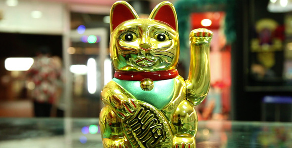 Chinese Cat Waving alt