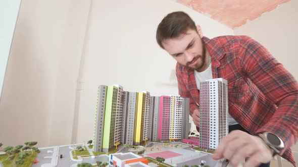 Young Caucasian Architect Man Work in Office alt