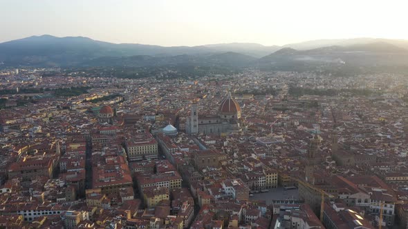 Aerial view of Florence downtown at sunset, Tuscany, Italy. alt