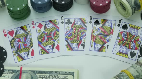 Four Of A Kind Queens And Money In The Casino alt