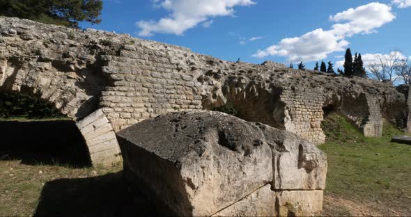 Barbegal aqueduct, Roman ruins in Fontvielle, Provence, Southern France alt