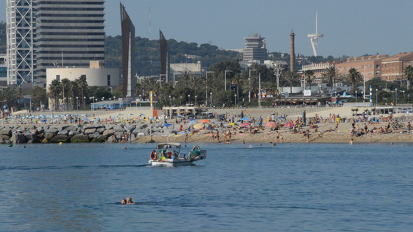 A Beach in Barcelona alt