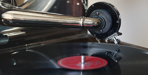  Vintage Portable Gramophone 2