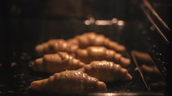 Timelapse of Puff Pastry Croissants alt