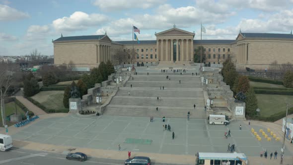 Drone Shot Ascending Past Washington Monument and Philadephia Museum of Art alt