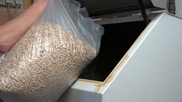 Pellet Fuels  From Compresse Biomass alt