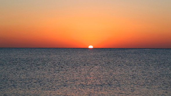 Sunrise Over Sea alt