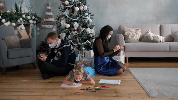 Family Is Bored During COVID Pandemic in Xmas alt