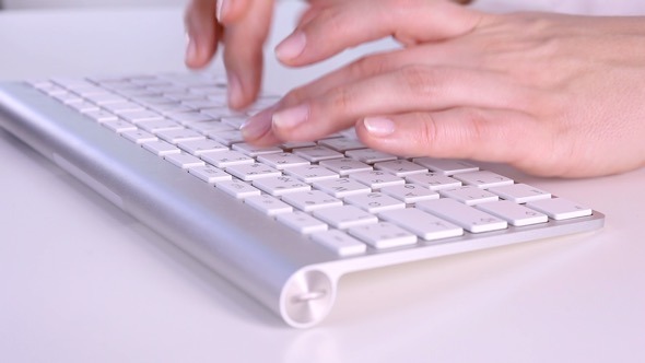 Business Woman Buying Online alt