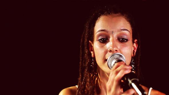 Beautiful Singer Microphone alt