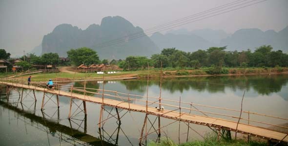 Easygoing Daily Life of Vang Vieng, Laos 4