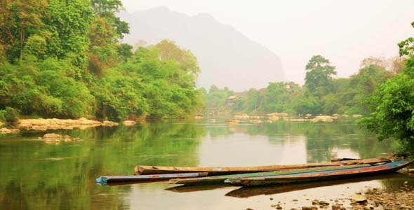 Easygoing Daily Life of Vang Vieng, Laos 7